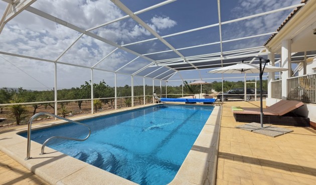 Brukt - Villa -
Pinoso - Inland
