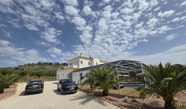 Brukt - Villa -
Pinoso - Inland