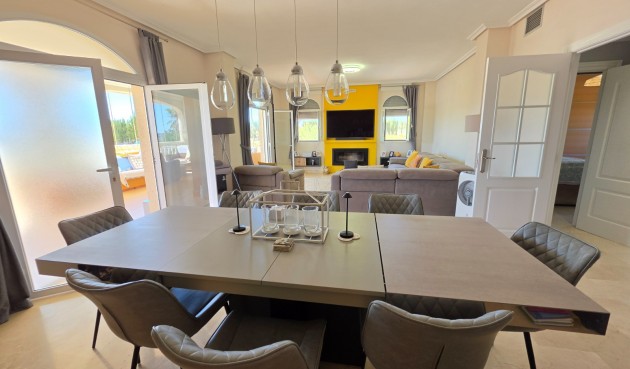 Resale - Villa -
Pinoso - Inland