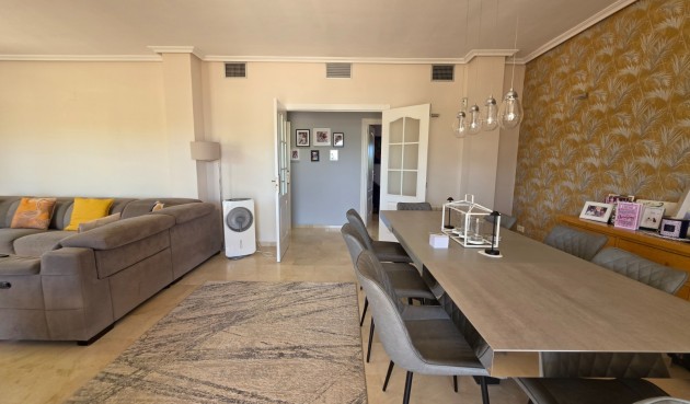 Resale - Villa -
Pinoso - Inland