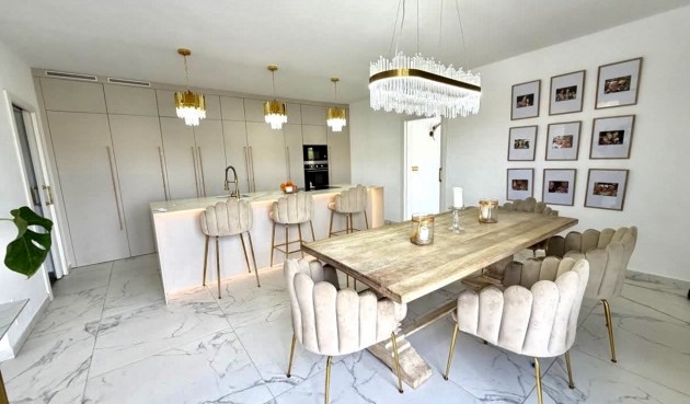 Resale - Villa -
Villamartin - Costa Blanca