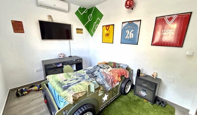 Resale - Villa -
Villamartin - Costa Blanca