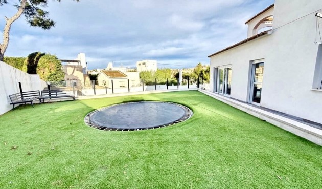 Resale - Villa -
Villamartin - Costa Blanca