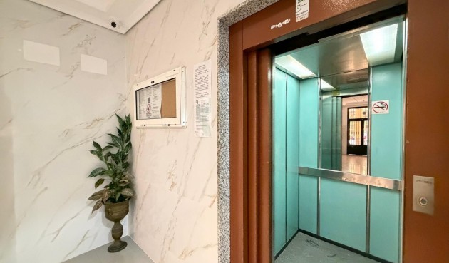 Resale - Apartment -
Torrevieja - PARQUE DE LAS NACIONES