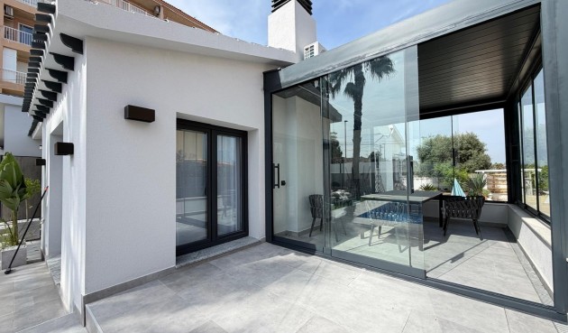 Resale - Villa -
Torrevieja - Punta Prima