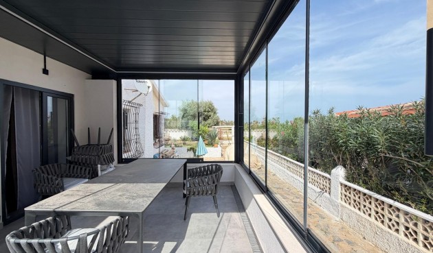 Resale - Villa -
Torrevieja - Punta Prima