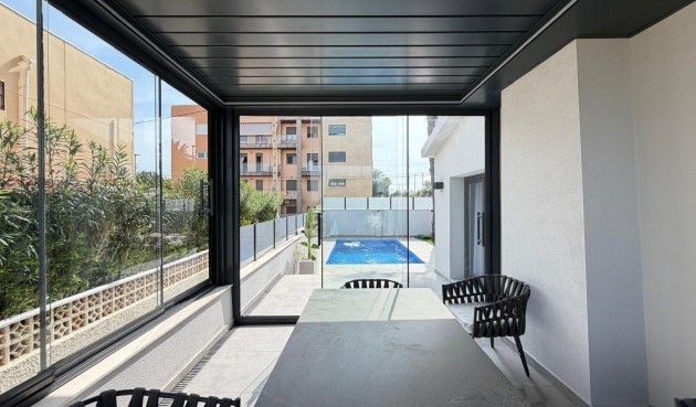 Resale - Villa -
Torrevieja - Punta Prima
