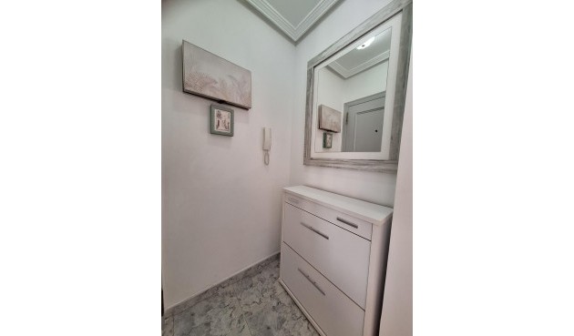Resale - Apartment -
Torrevieja - Nueva Torrevieja