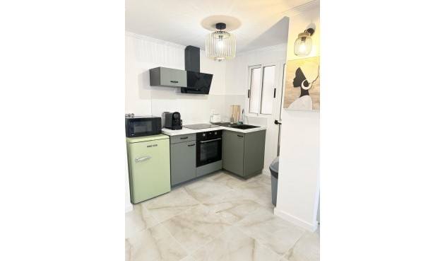 Resale - Apartment -
Torrevieja - Centro