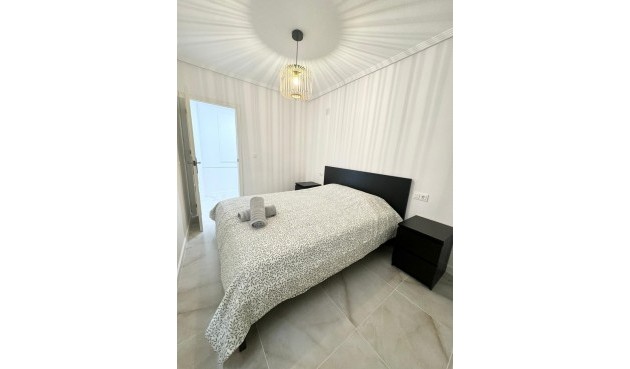 Resale - Apartment -
Torrevieja - Centro
