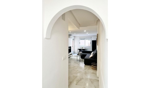 Resale - Apartment -
Torrevieja - Centro