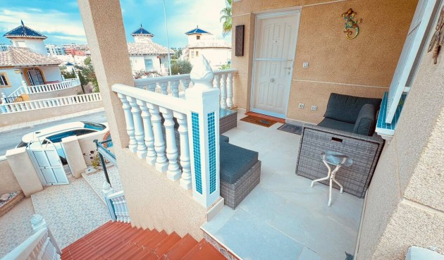 Resale - Villa -
Villamartin - Costa Blanca