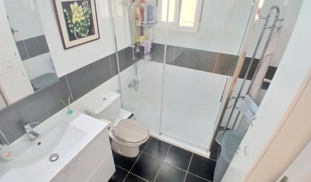 Resale - Villa -
Villamartin - Costa Blanca