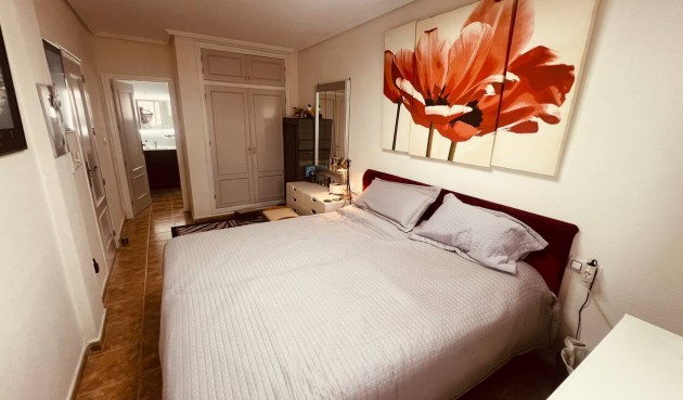 Resale - Villa -
Villamartin - Costa Blanca