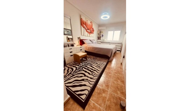 Resale - Villa -
Villamartin - Costa Blanca