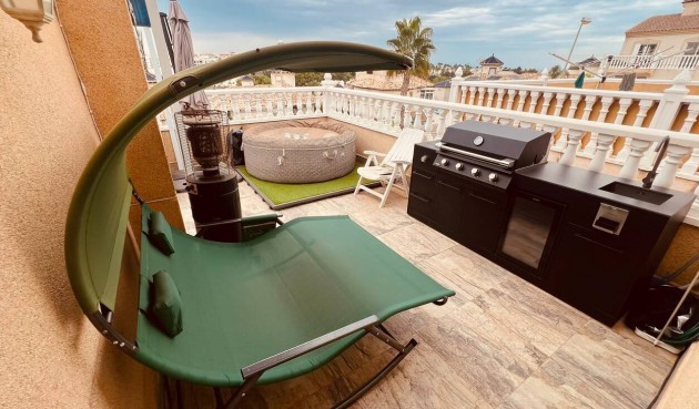 Resale - Villa -
Villamartin - Costa Blanca