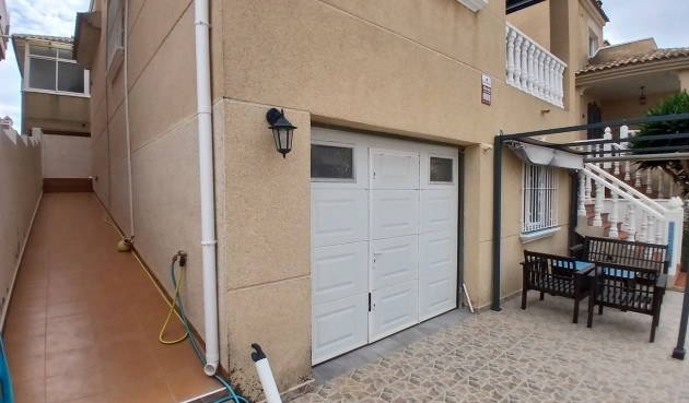 Resale - Villa -
Villamartin - Costa Blanca