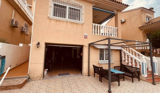 Resale - Villa -
Villamartin - Costa Blanca