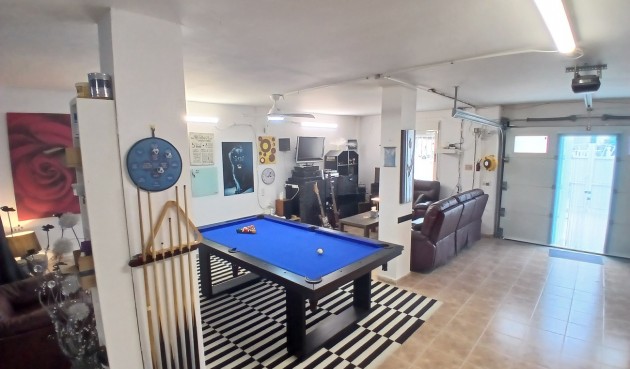 Resale - Villa -
Villamartin - Costa Blanca