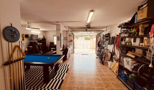 Resale - Villa -
Villamartin - Costa Blanca
