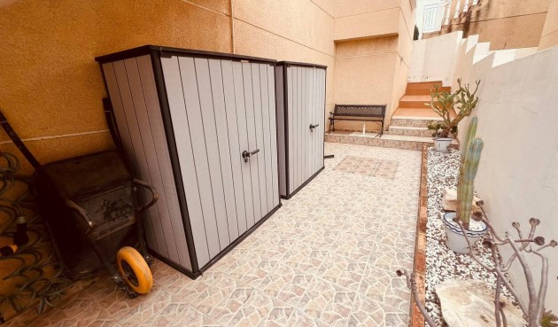 Resale - Villa -
Villamartin - Costa Blanca
