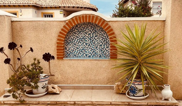 Resale - Villa -
Villamartin - Costa Blanca
