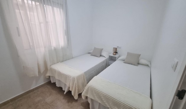 Resale - Bungalow -
Torrevieja - Torreblanca