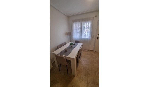 Resale - Bungalow -
Torrevieja - Torreblanca