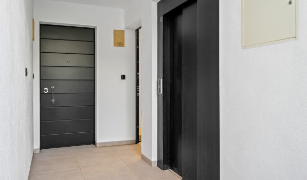 Resale - Apartment -
Villamartin - Costa Blanca