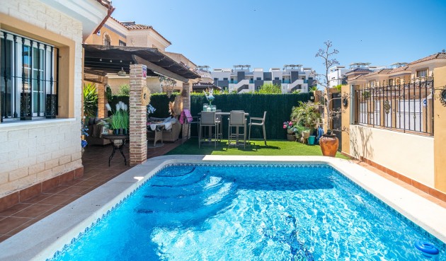 Resale - Villa -
Guardamar del Segura - Costa Blanca