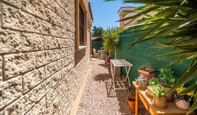 Resale - Villa -
Guardamar del Segura - Costa Blanca