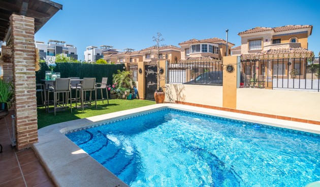 Resale - Villa -
Guardamar del Segura - Costa Blanca