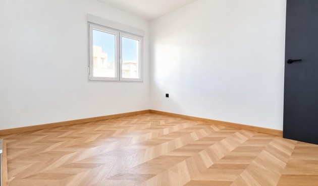 Resale - Apartment -
Torrevieja - Playa del Cura