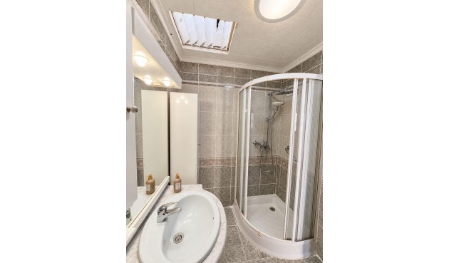 Resale - Bungalow -
Torrevieja - Torretas