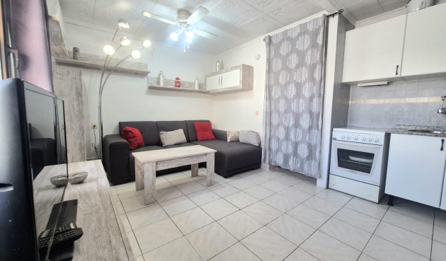 Resale - Bungalow -
Torrevieja - Torretas
