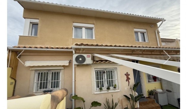 Resale - Town House -
Orihuela Costa - La Florida