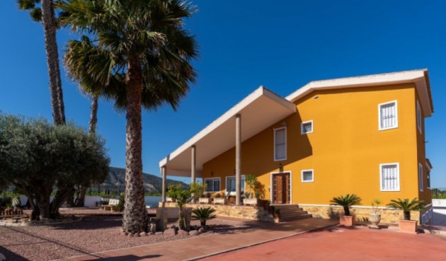 Återförsäljning - Villa -
Orihuela - Inland