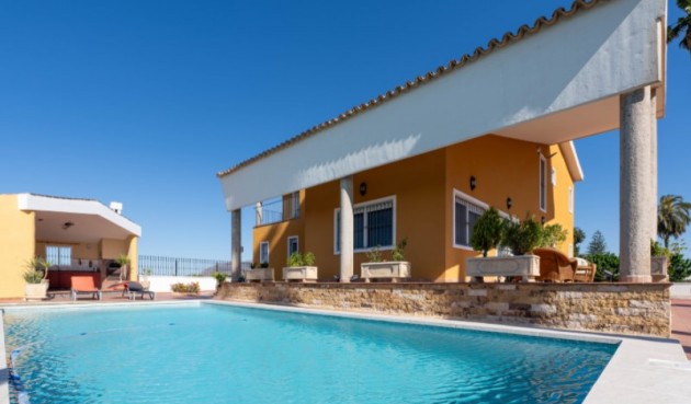 Återförsäljning - Villa -
Orihuela - Inland