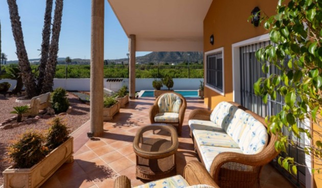 Återförsäljning - Villa -
Orihuela - Inland