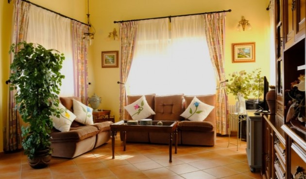 Återförsäljning - Villa -
Orihuela - Inland