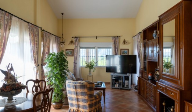 Återförsäljning - Villa -
Orihuela - Inland