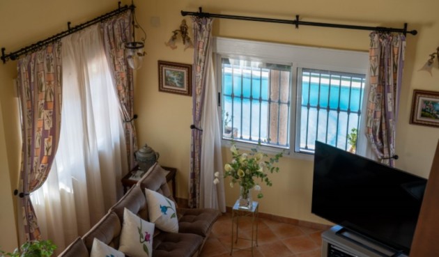 Återförsäljning - Villa -
Orihuela - Inland