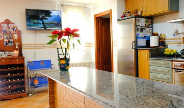 Återförsäljning - Villa -
Orihuela - Inland
