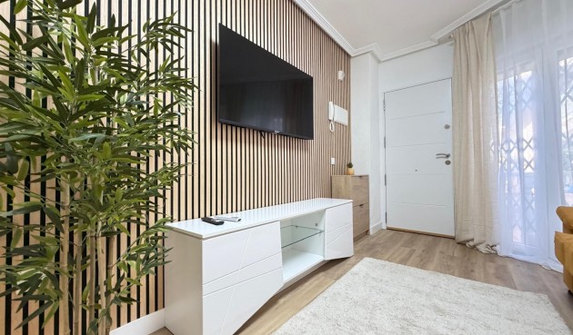Resale - Apartment -
Torrevieja - Playa de los Locos