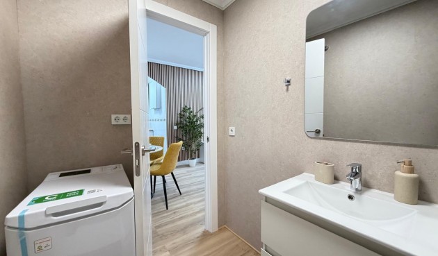 Resale - Apartment -
Torrevieja - Playa de los Locos