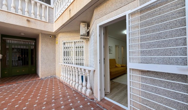 Resale - Apartment -
Torrevieja - Playa de los Locos