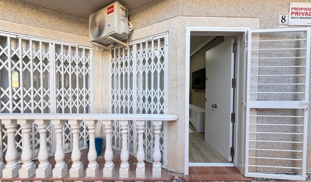Resale - Apartment -
Torrevieja - Playa de los Locos