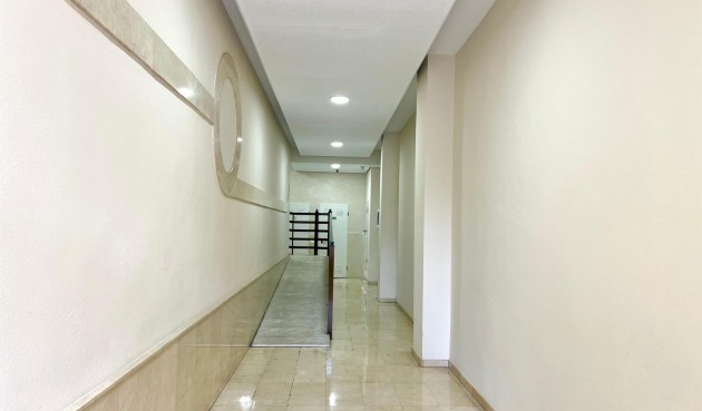 Resale - Apartment -
Torrevieja - Puerto Deportivo