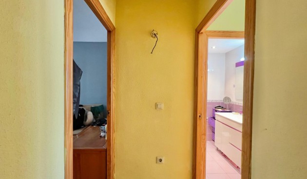 Resale - Apartment -
Torrevieja - Puerto Deportivo