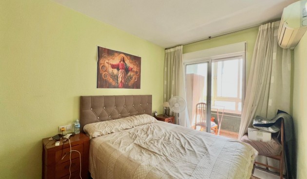 Resale - Apartment -
Torrevieja - Puerto Deportivo
